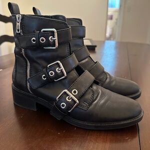 Aldo black boot with buckles